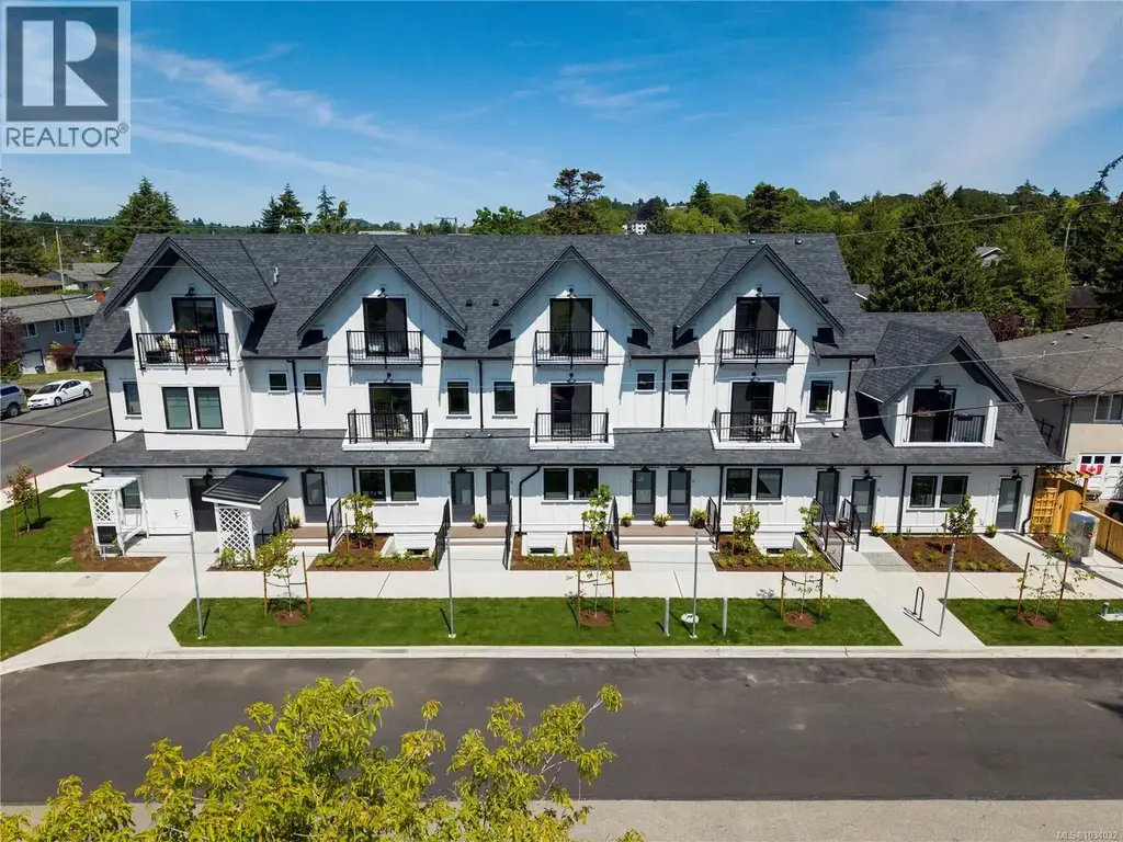 2 1830 Allenby St, Saanich