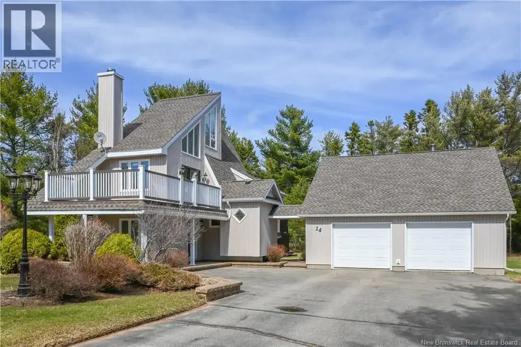 14 Chaleur Street, Maisonnette
