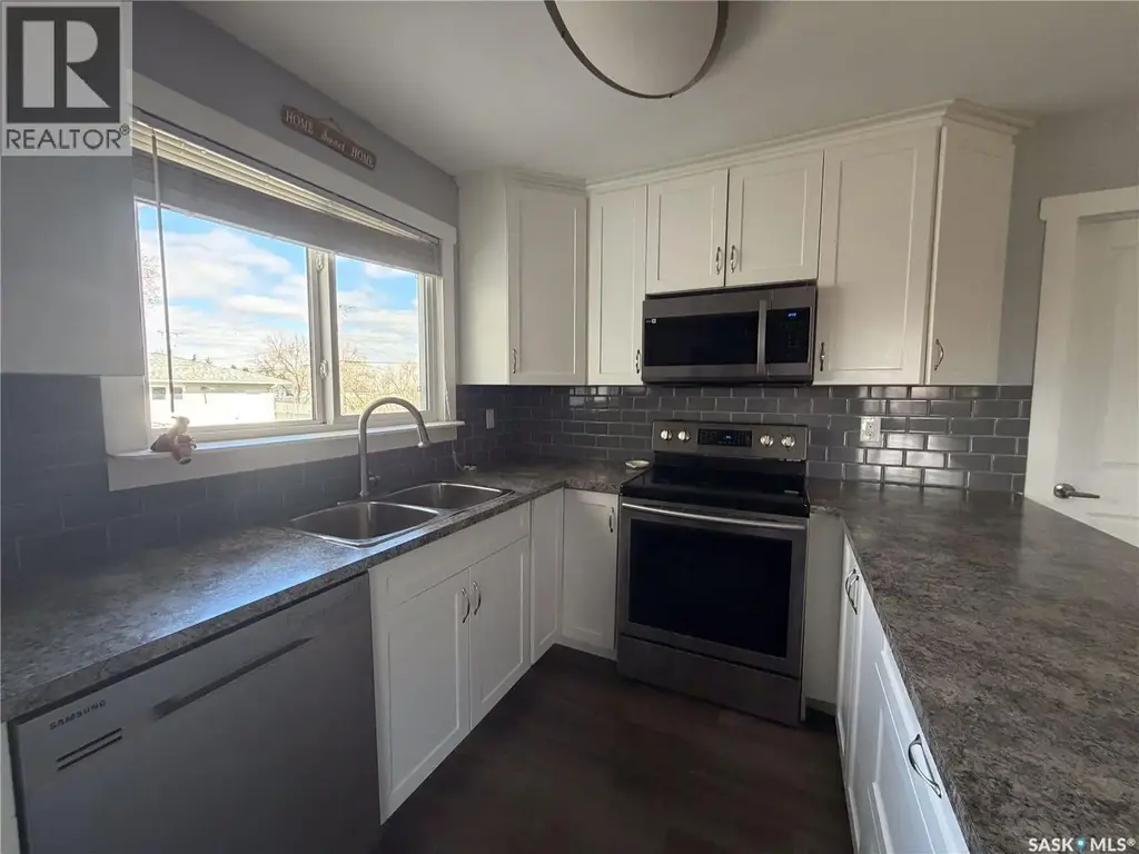 302 Aberdeen Street, Elbow