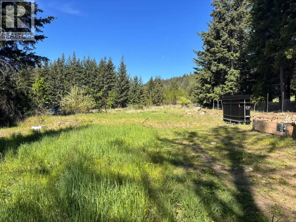 2607 Airstrip Road, Anglemont