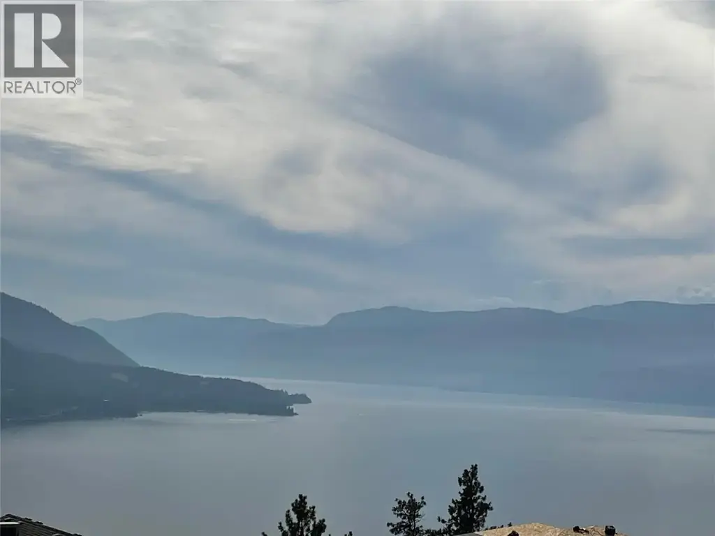8916 Hampshire Crescent, Vernon