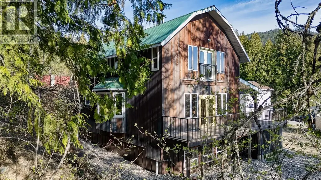 1285 Black Bear Drive, Rossland
