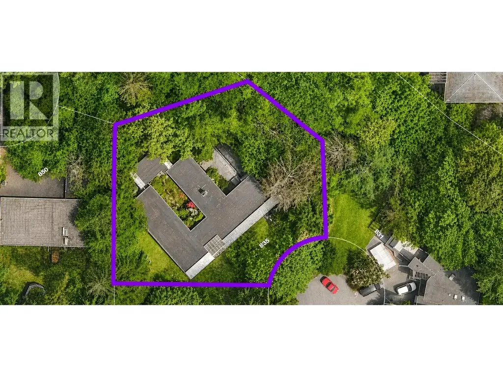 835 Wildwood Place, West Vancouver