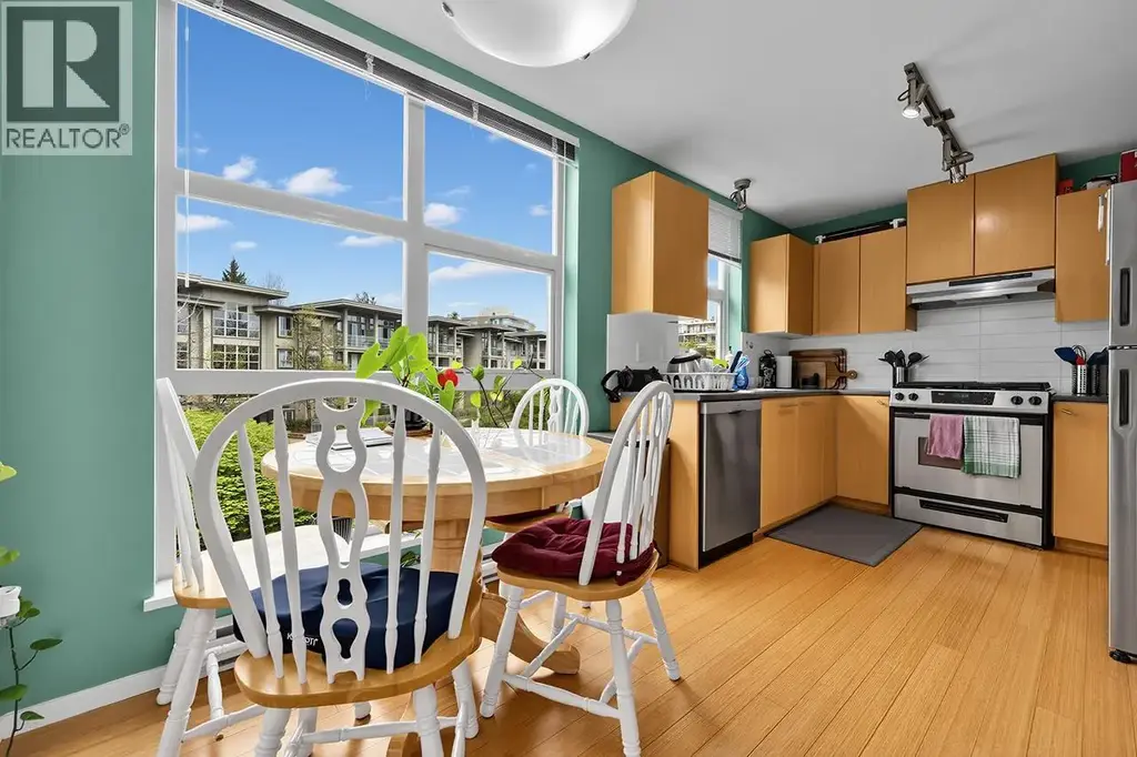 403 9339 University Crescent, Burnaby