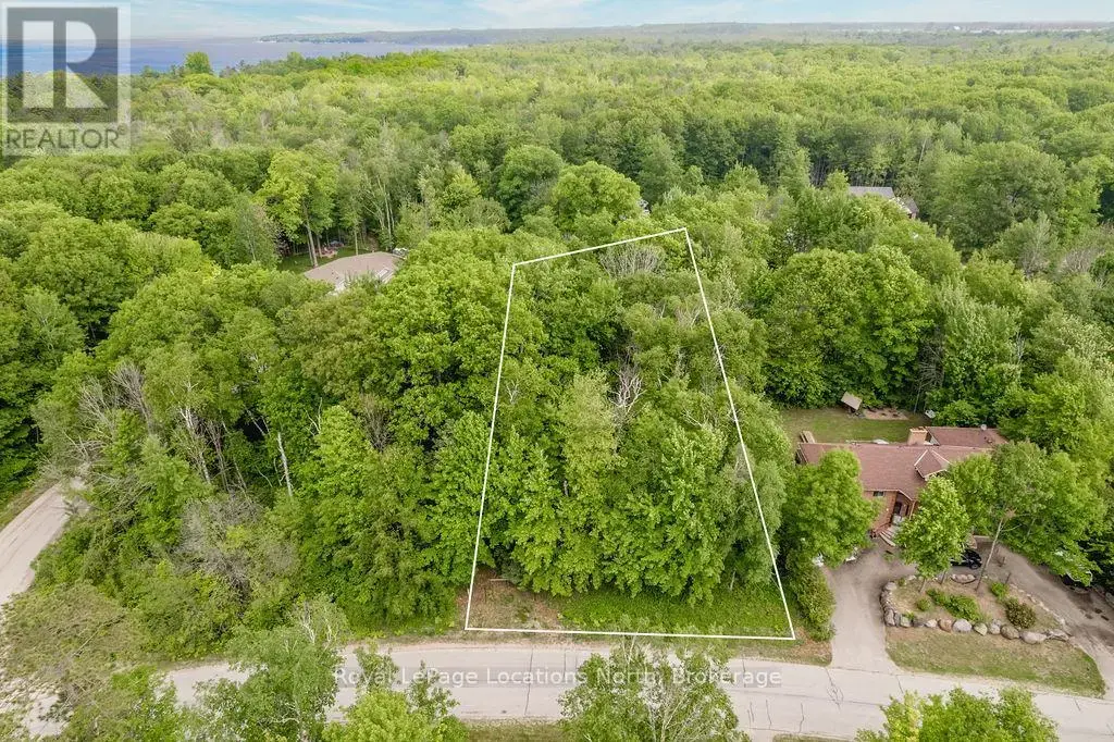 16 Sunward Drive, Wasaga Beach