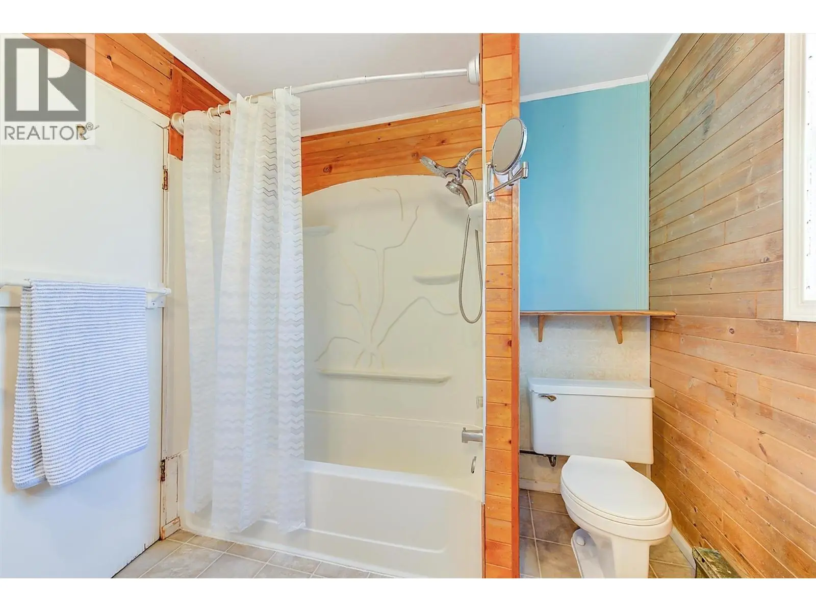 1060 Tataryn Road. Kelowna, British Columbia