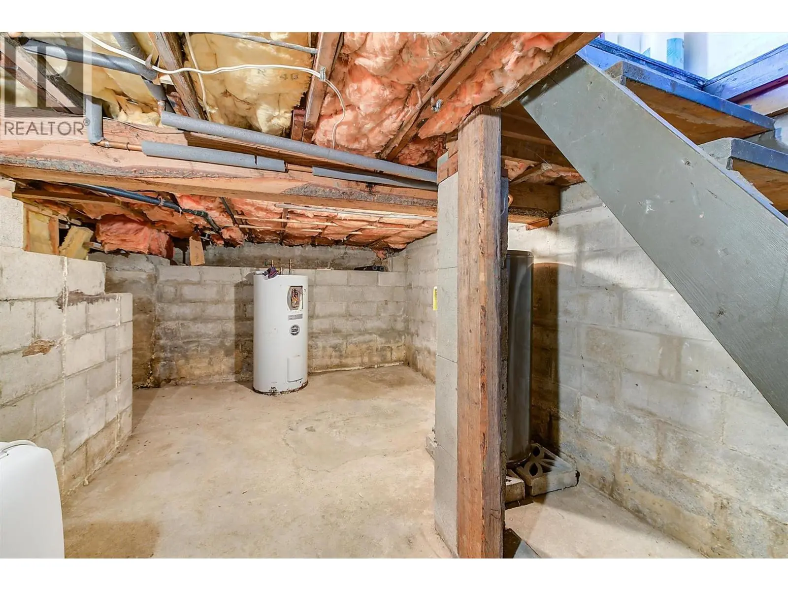 1060 Tataryn Road. Kelowna, British Columbia