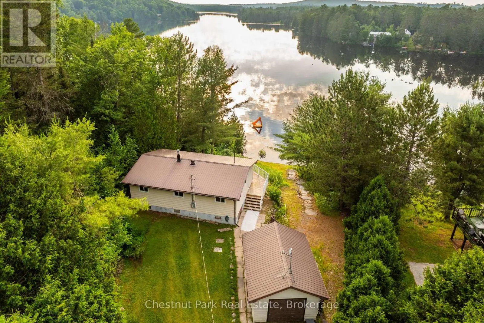 80 Cedar Lane, Joly