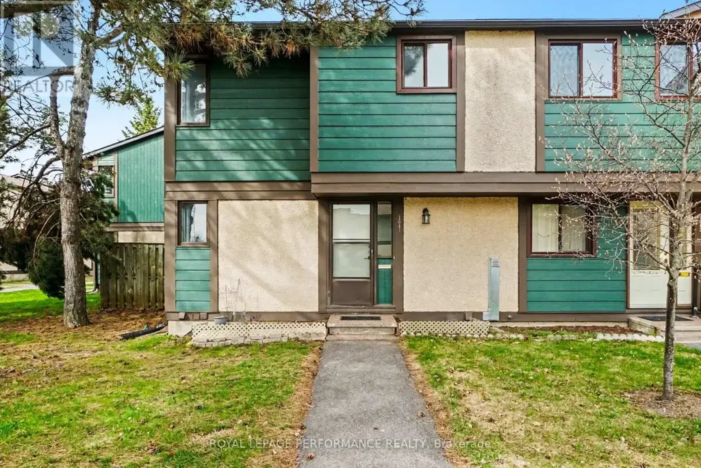 1641 Meadowbrook Road, Ottawa