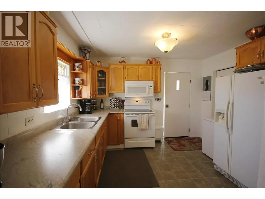 402 Conklin Avenue, Penticton