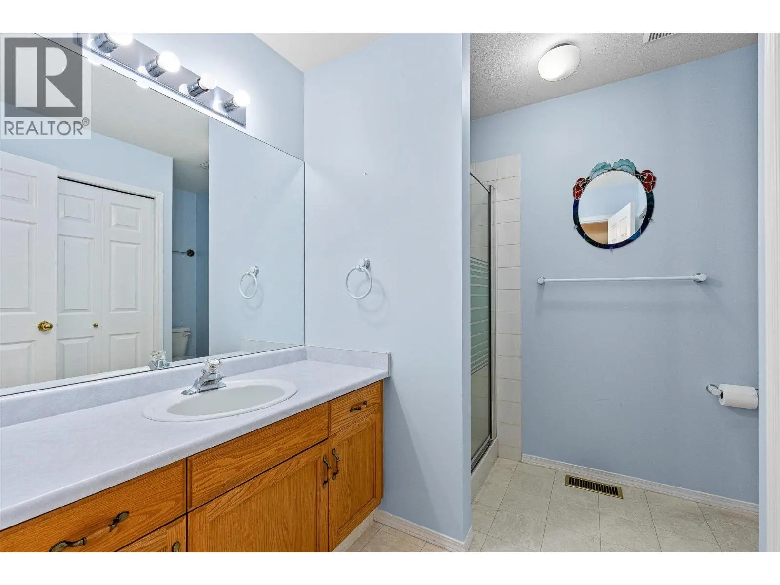 1874 Parkview Crescent Unit# 17. Kelowna, British Columbia