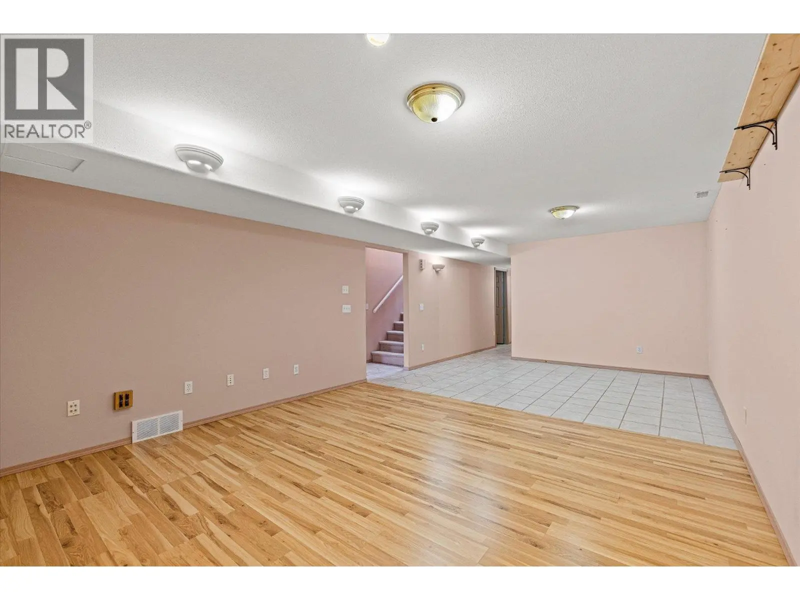 1874 Parkview Crescent Unit# 17. Kelowna, British Columbia