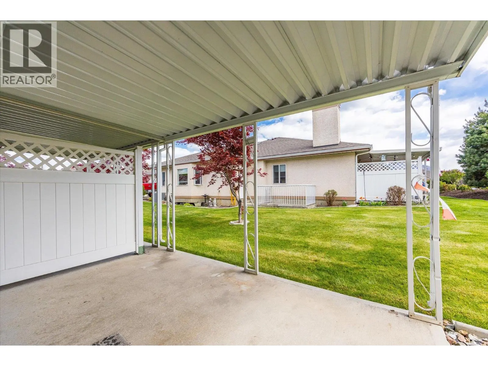 1874 Parkview Crescent Unit# 17. Kelowna, British Columbia