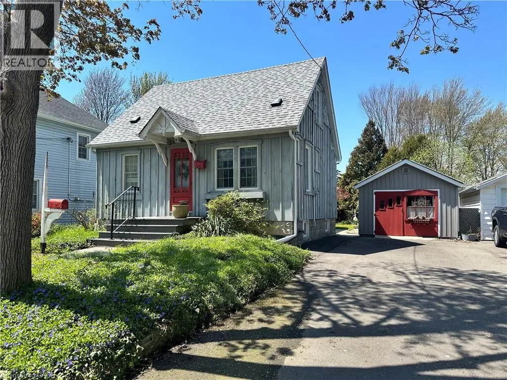 618 Pine Street, Dunnville