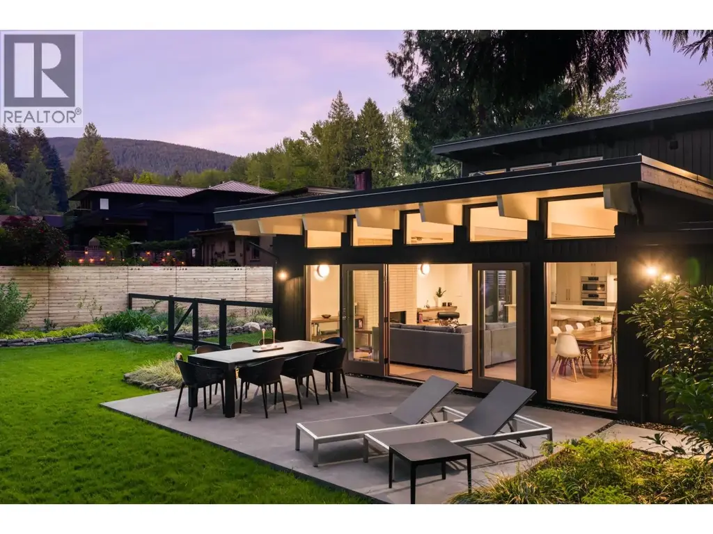 3267 Fairmont Road, North Vancouver