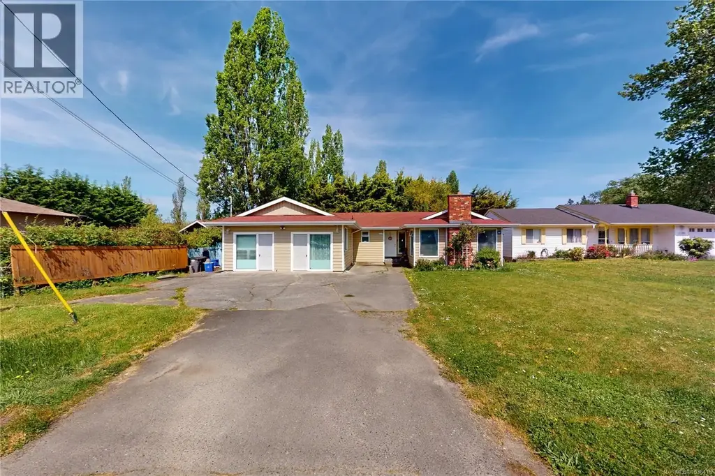 1382 Mckenzie Ave, Saanich