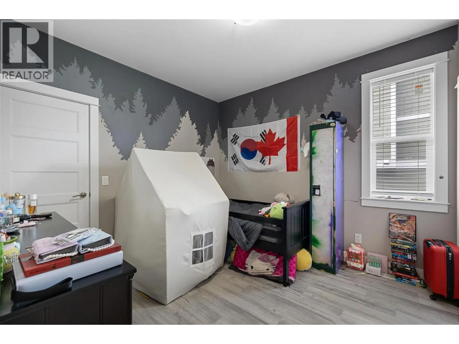 13272 Shoreline Drive. Lake Country, British Columbia