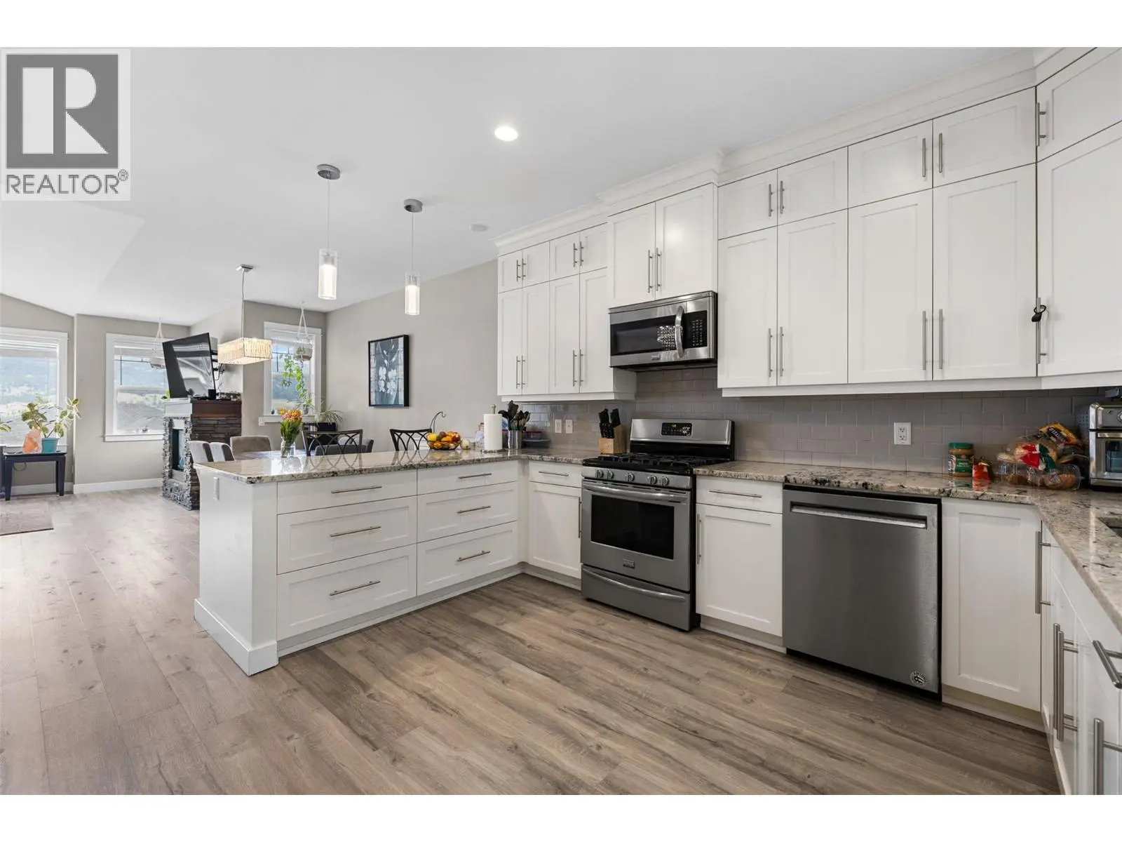 13272 Shoreline Drive. Lake Country, British Columbia