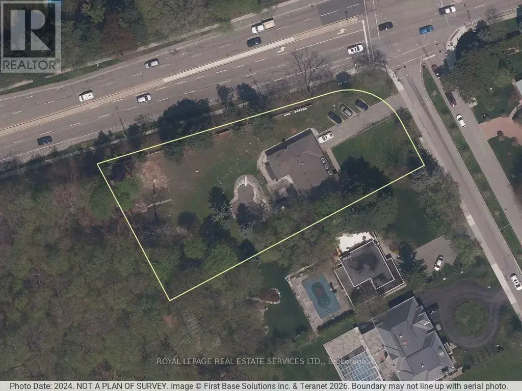10 Silverdale Crescent, Toronto (Parkwoods-Donalda)