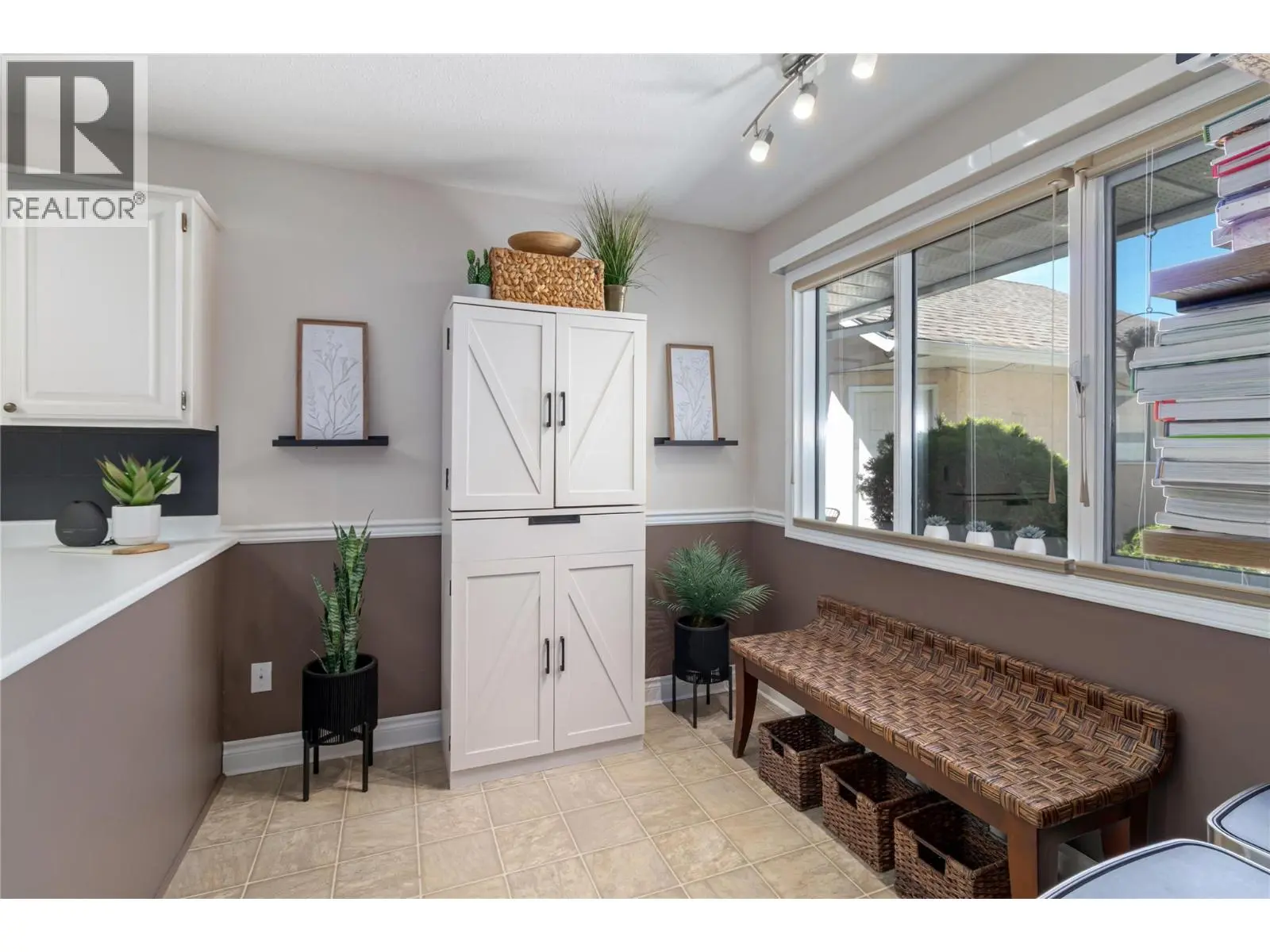 1886 Parkview Crescent Unit# 3. Kelowna, British Columbia