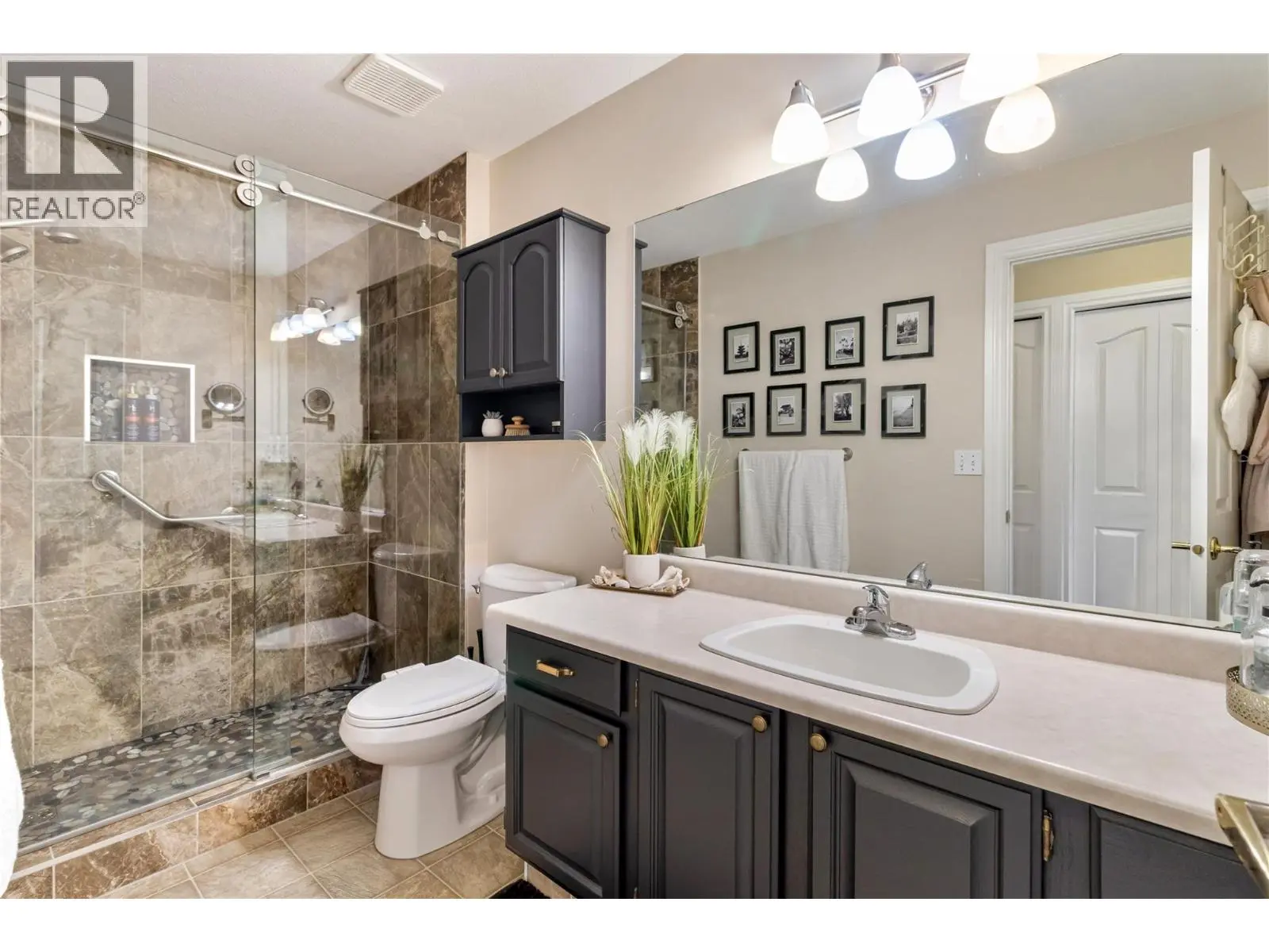 1886 Parkview Crescent Unit# 3. Kelowna, British Columbia