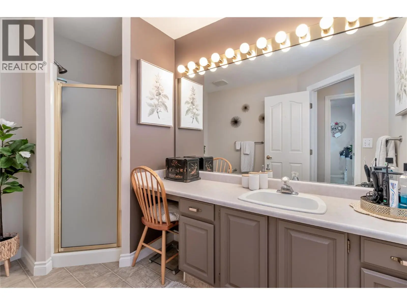 1886 Parkview Crescent Unit# 3. Kelowna, British Columbia