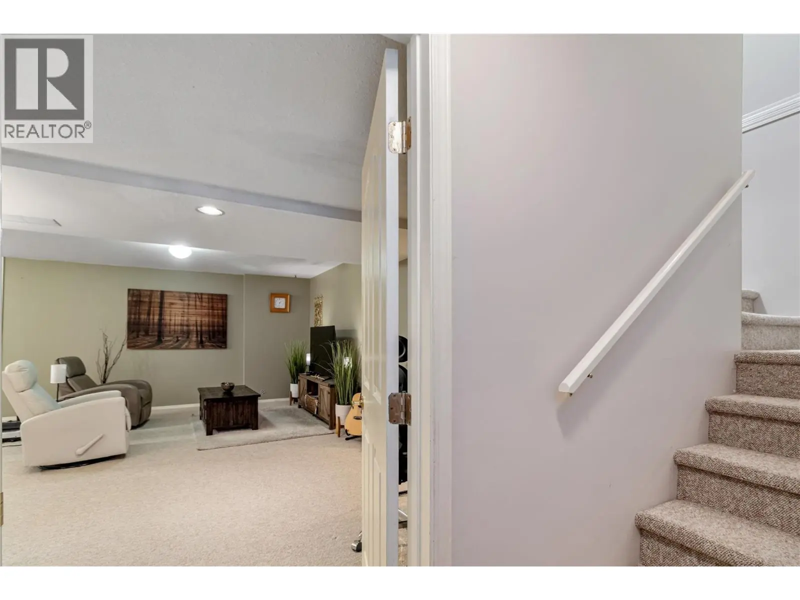 1886 Parkview Crescent Unit# 3. Kelowna, British Columbia