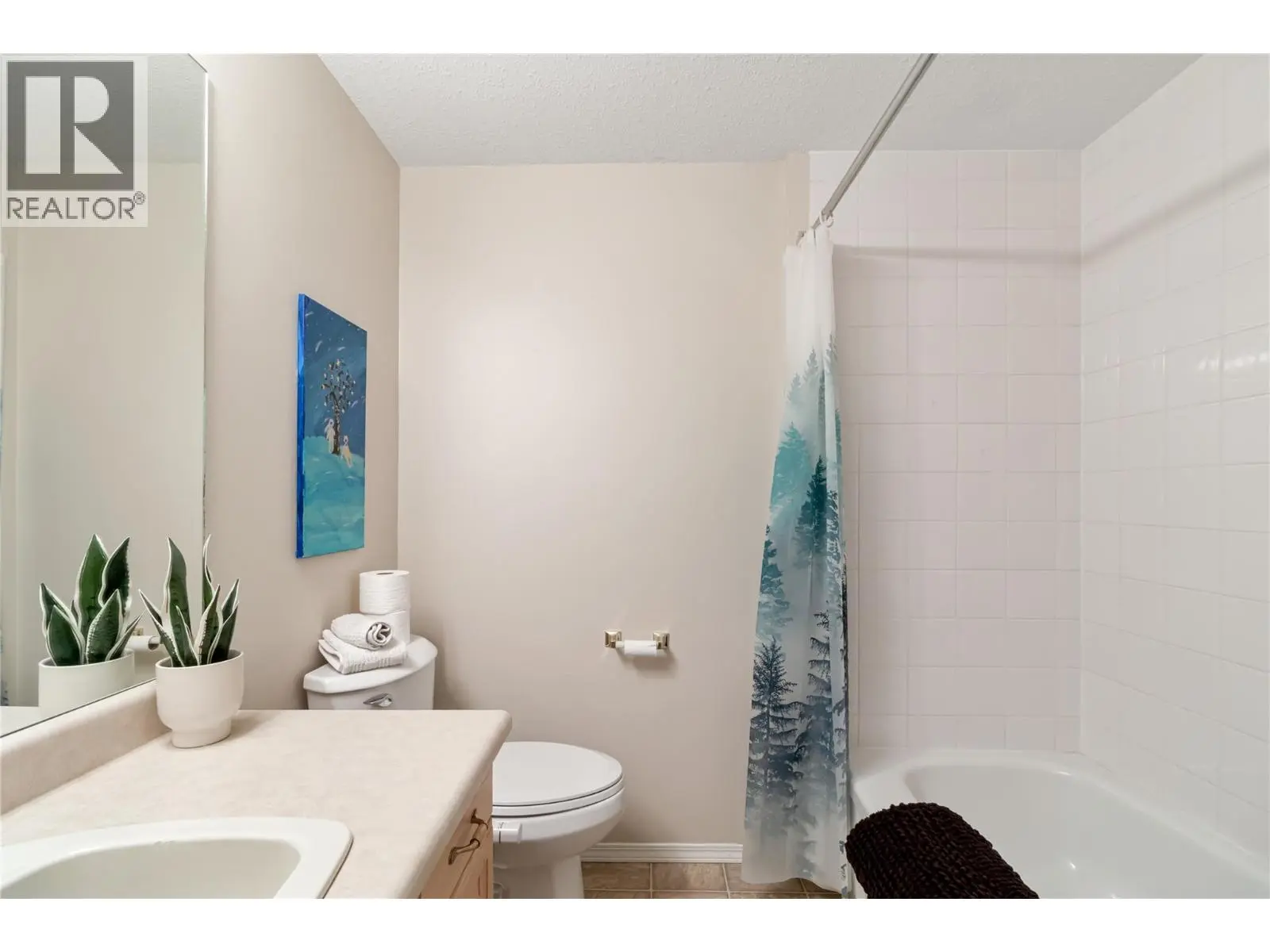 1886 Parkview Crescent Unit# 3. Kelowna, British Columbia