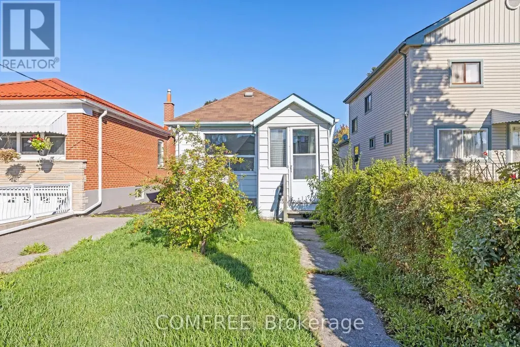 18 Glasgow Avenue, Toronto (Clairlea-Birchmount)