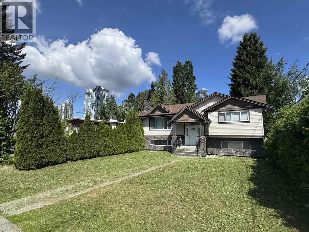 589 Foster Avenue, Coquitlam