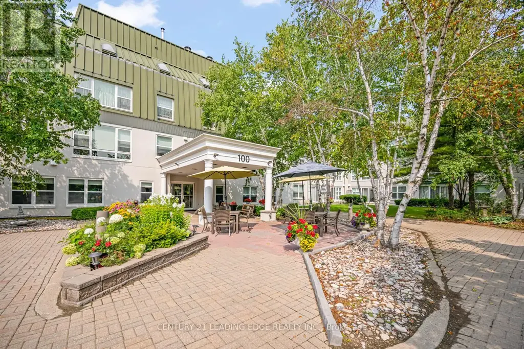 214 - 100 Anna Russell Way, Markham (Unionville)