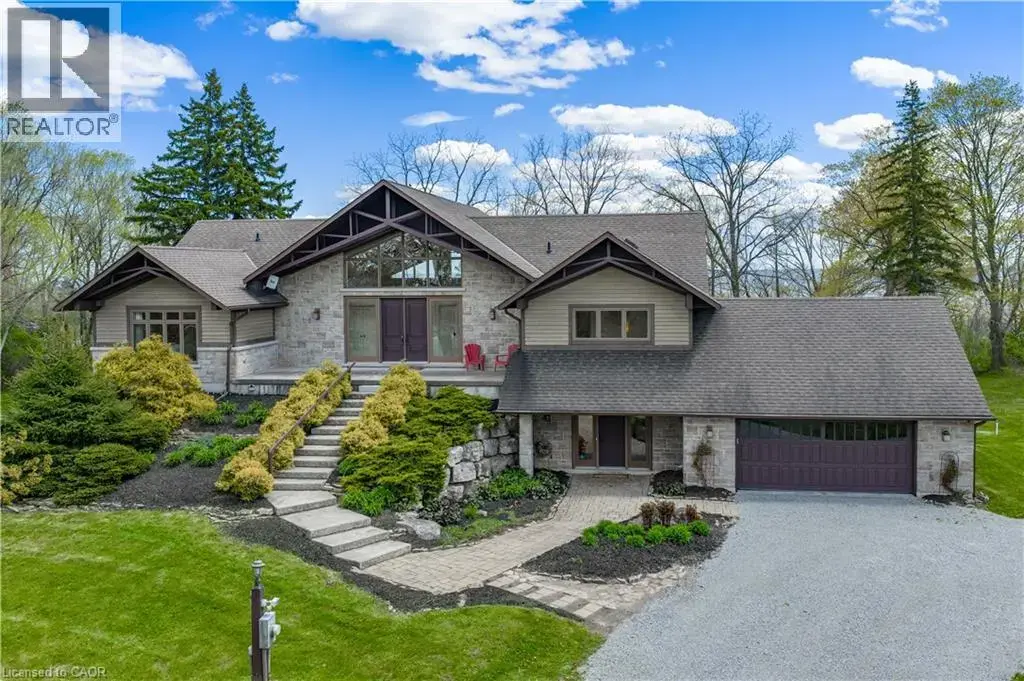 720 Mountain Brow Road W, Burlington