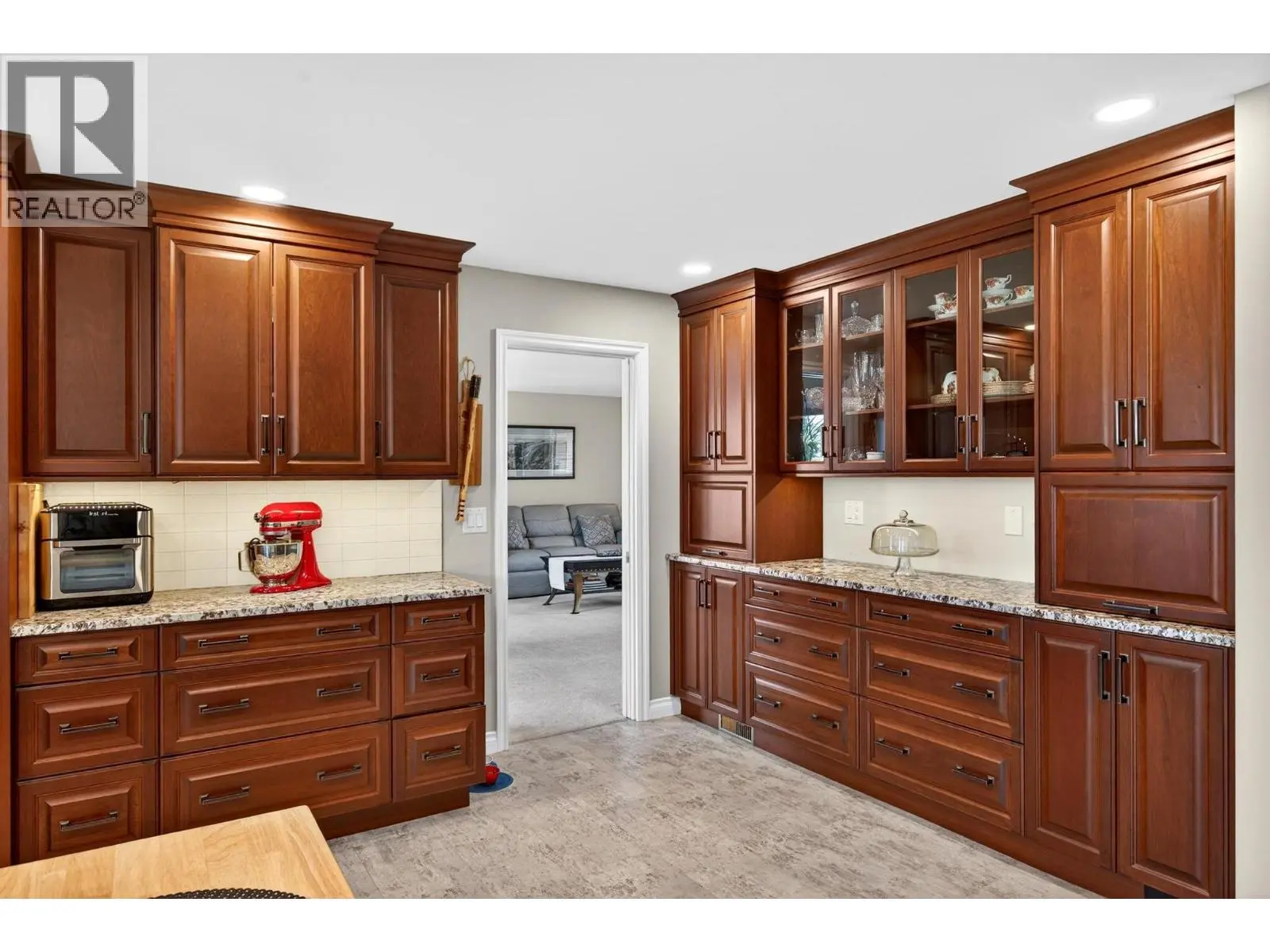 1544 Woodridge Road. Kelowna, British Columbia