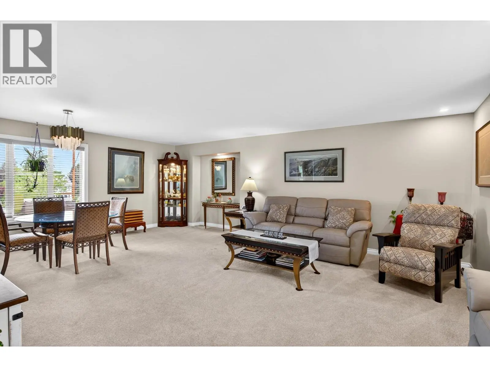 1544 Woodridge Road. Kelowna, British Columbia
