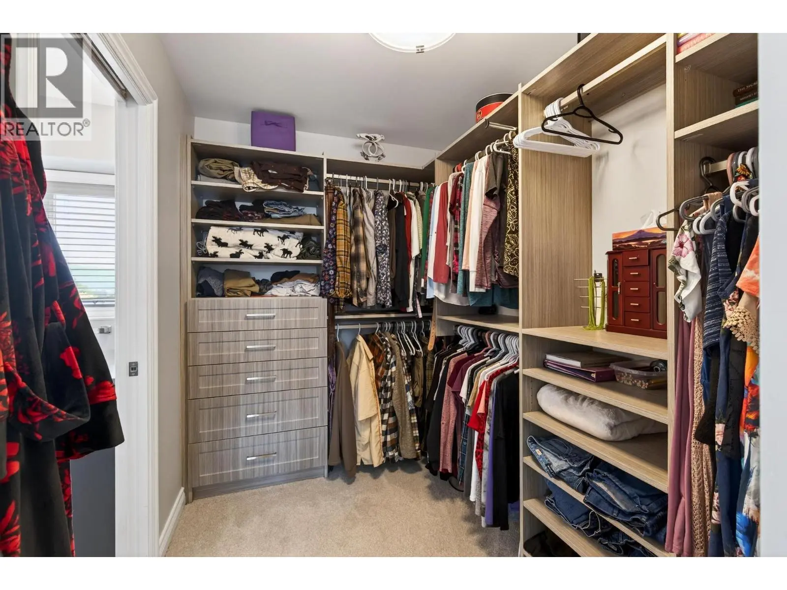 1544 Woodridge Road. Kelowna, British Columbia