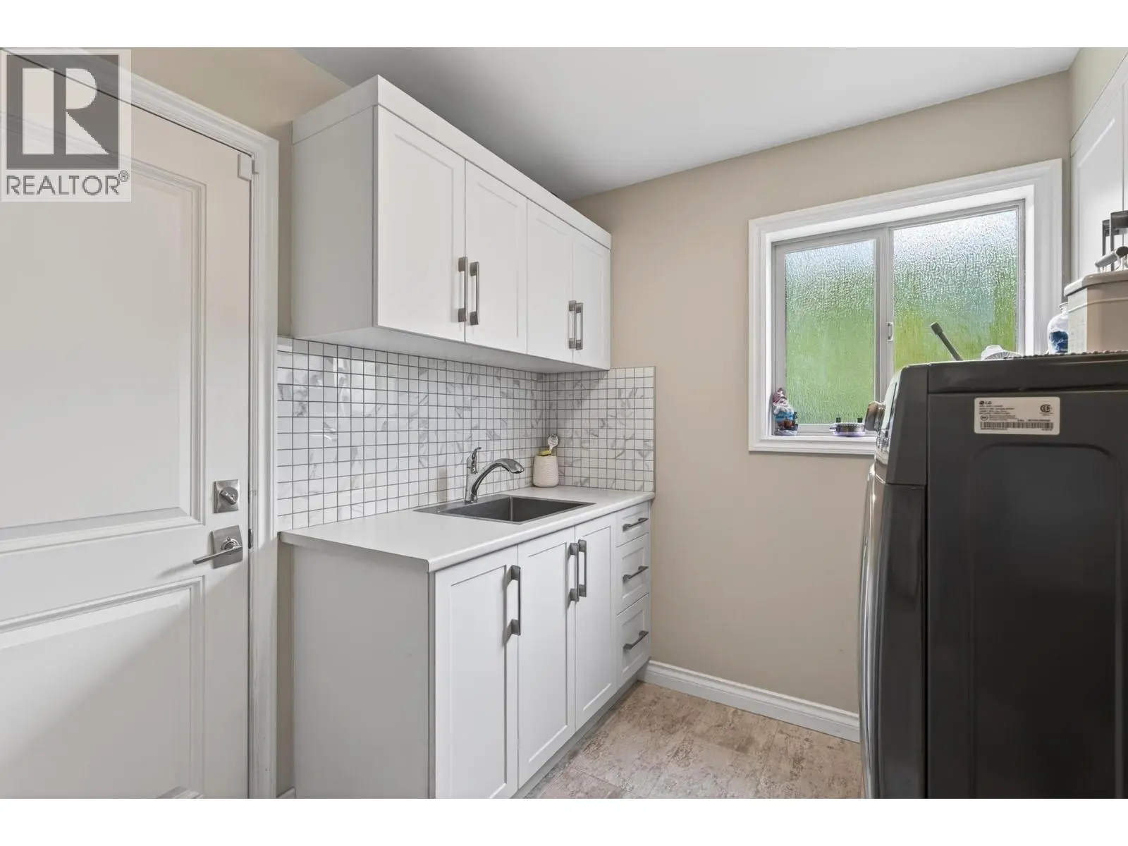 1544 Woodridge Road. Kelowna, British Columbia