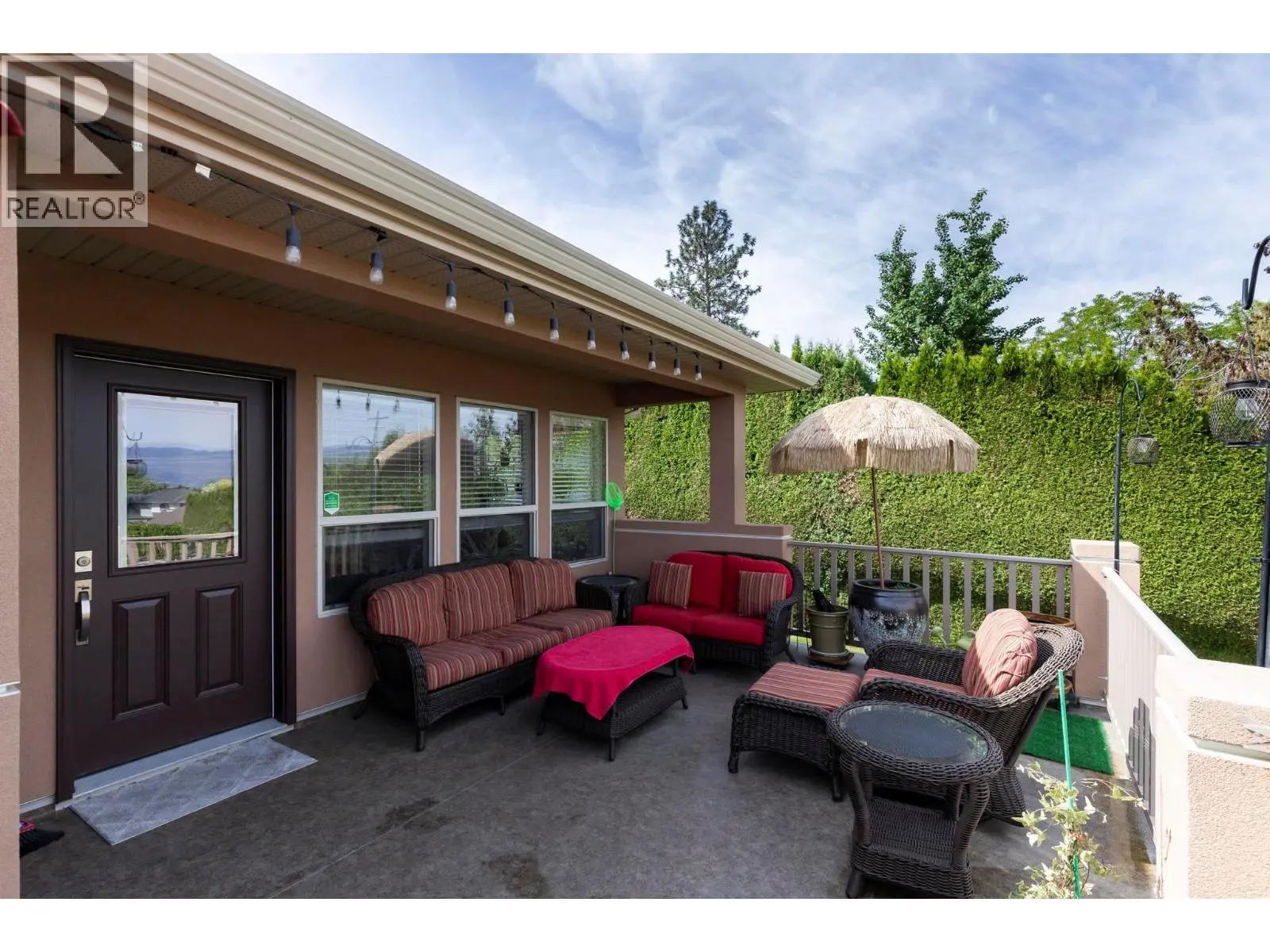 1544 Woodridge Road. Kelowna, British Columbia