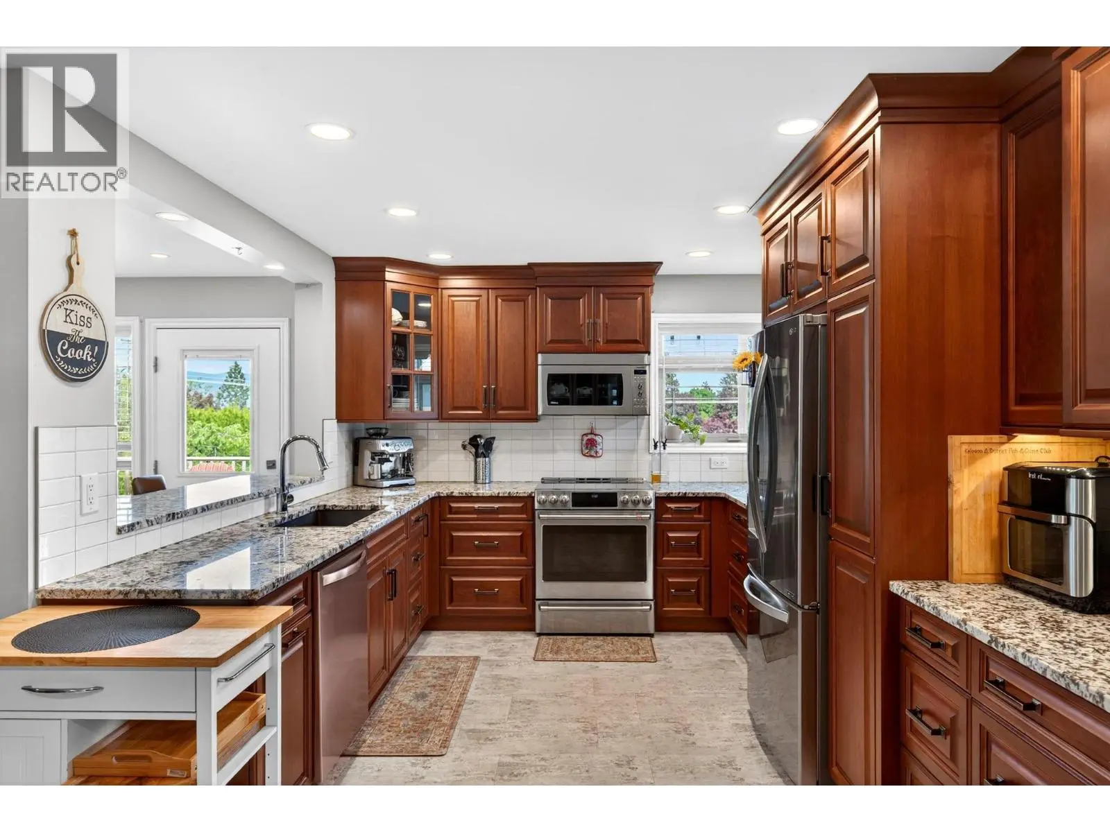 1544 Woodridge Road. Kelowna, British Columbia