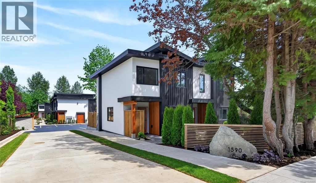 3 1590 Piercy Ave, Courtenay