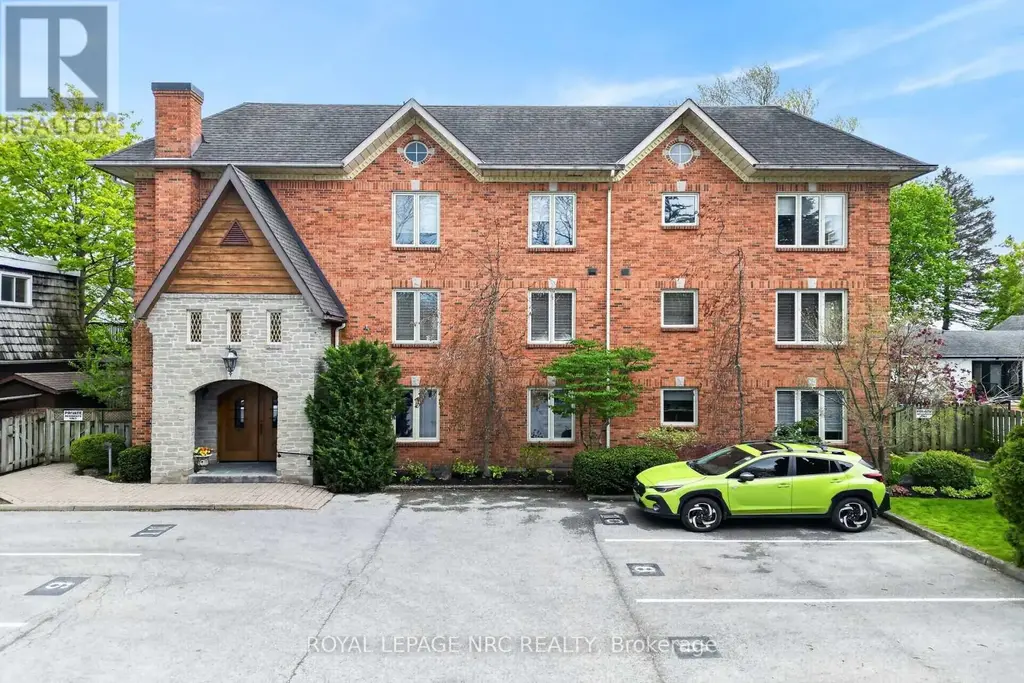 302 - 55 Main Street, St. Catharines (Port Dalhousie)