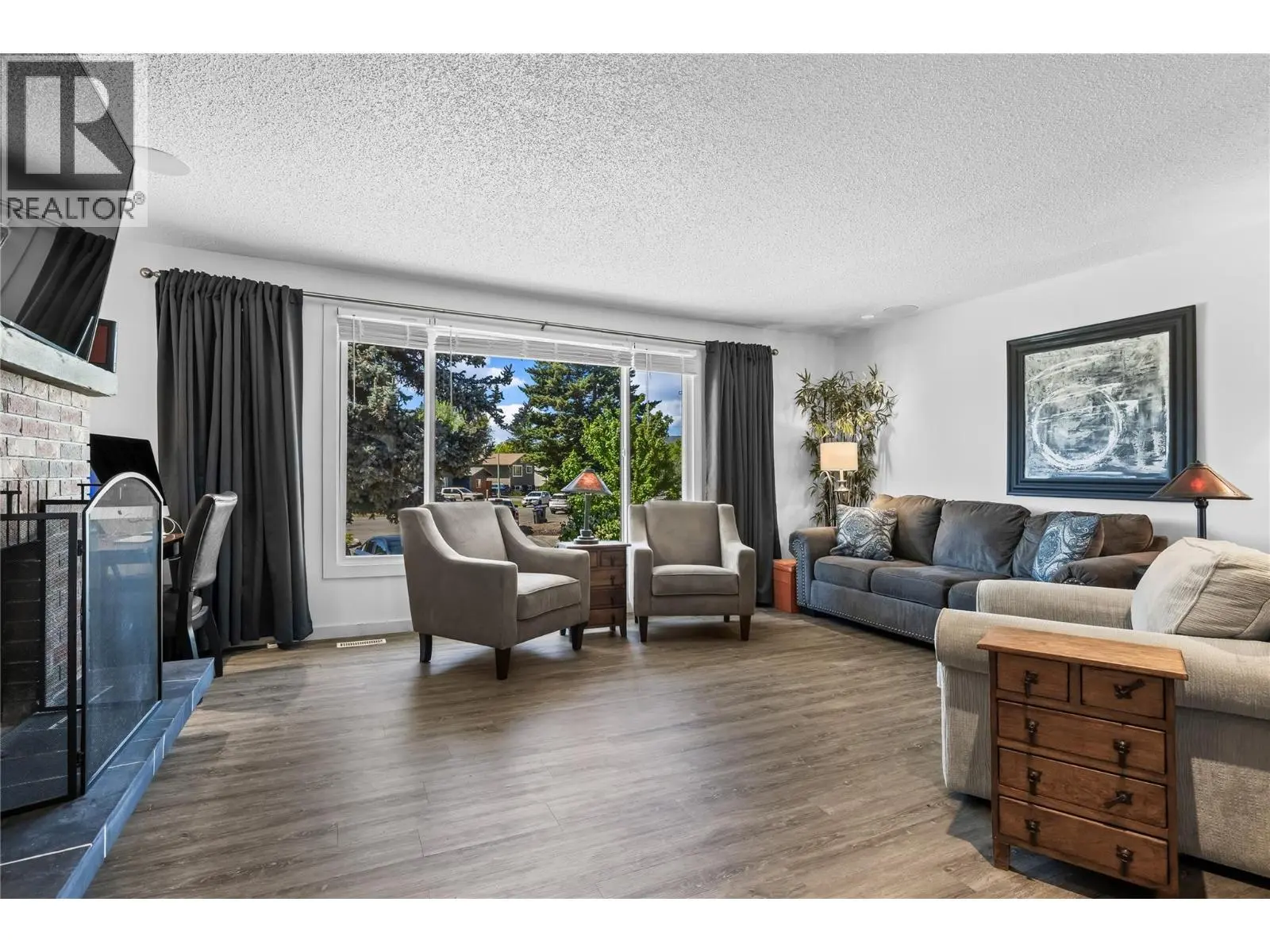 992 Grenfell Court. Kelowna, British Columbia