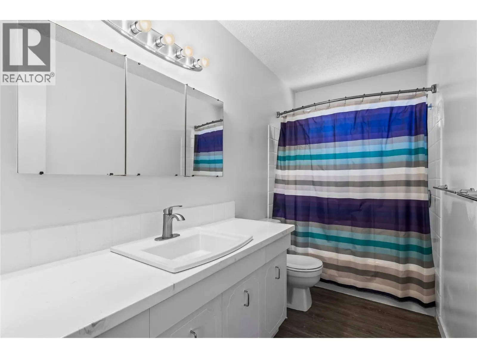 992 Grenfell Court. Kelowna, British Columbia