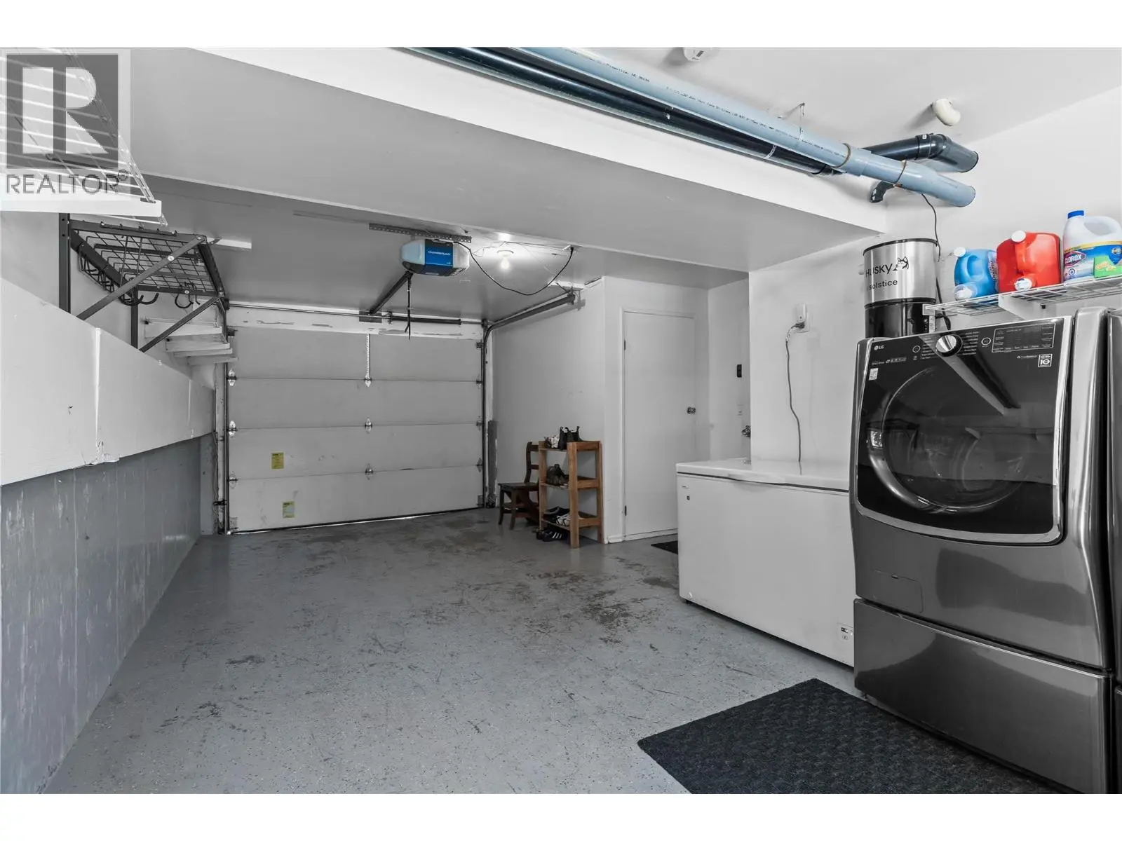 992 Grenfell Court. Kelowna, British Columbia