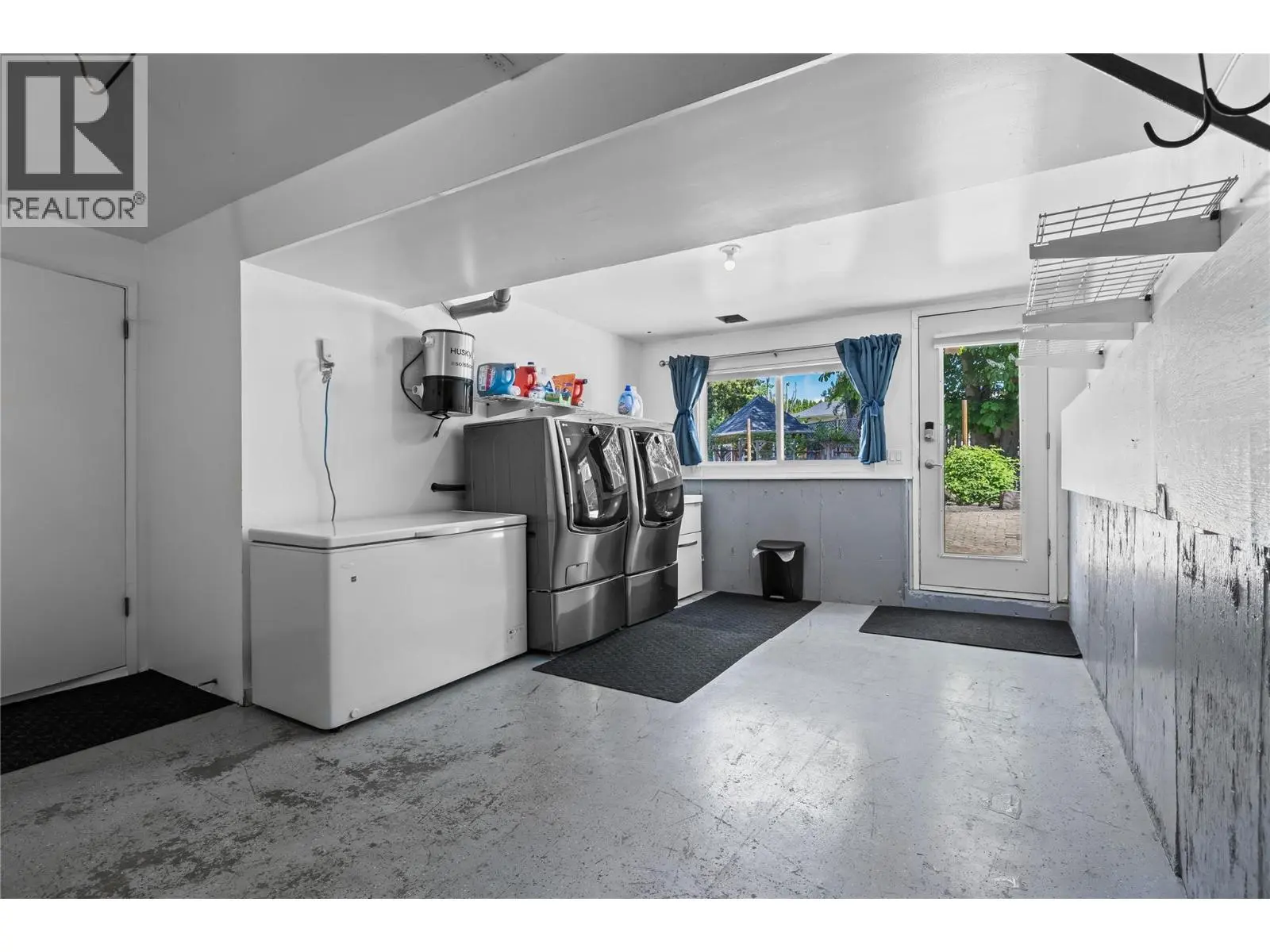 992 Grenfell Court. Kelowna, British Columbia