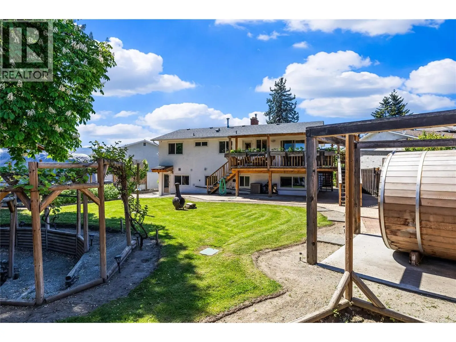 992 Grenfell Court. Kelowna, British Columbia