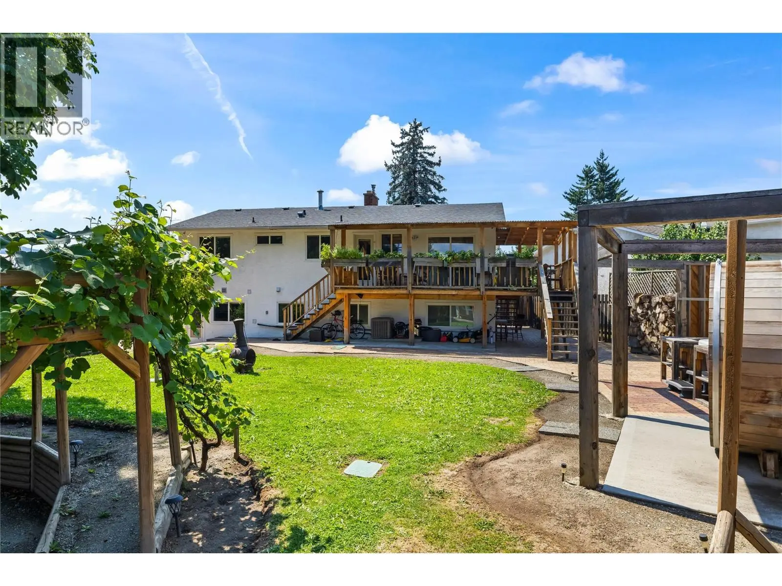992 Grenfell Court. Kelowna, British Columbia