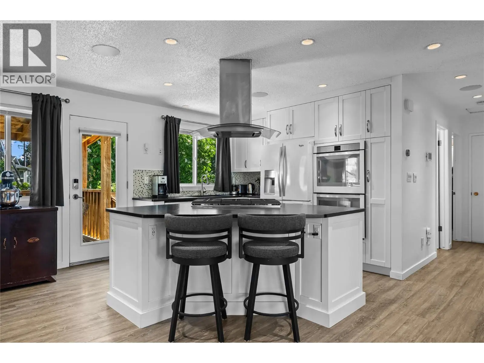 992 Grenfell Court. Kelowna, British Columbia