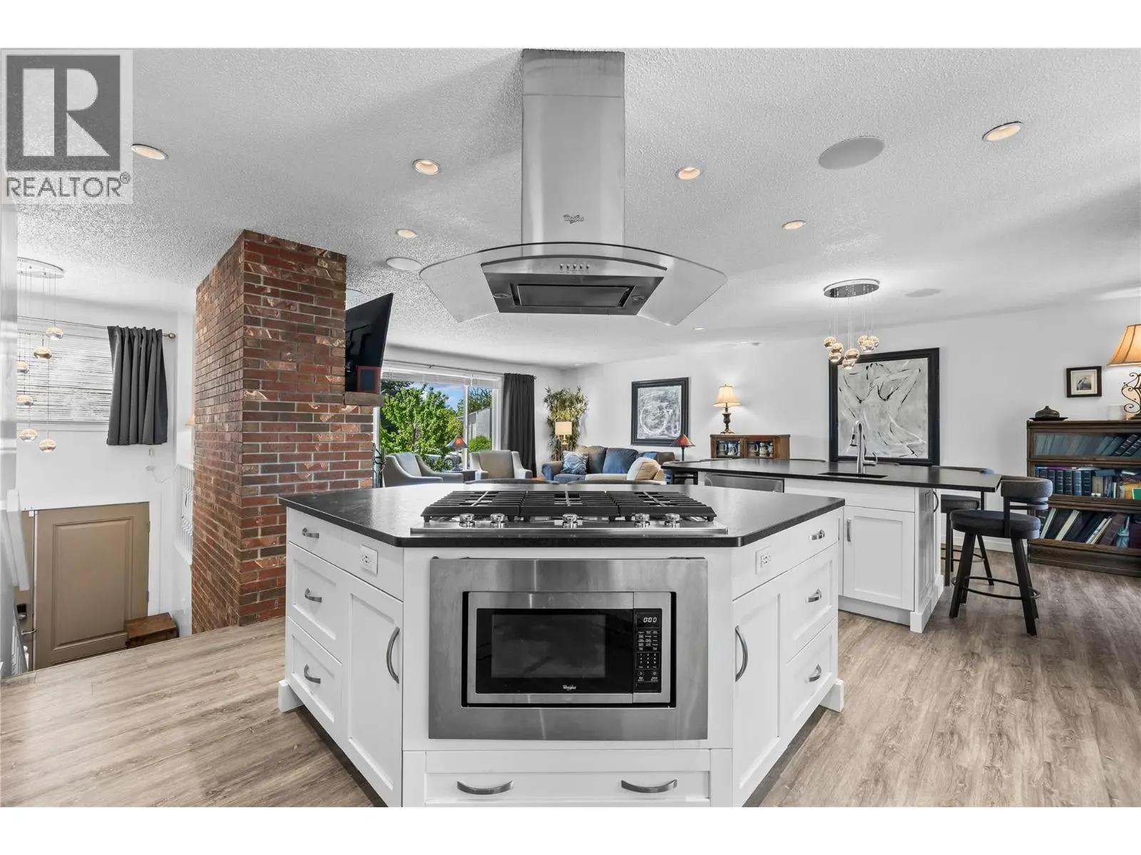 992 Grenfell Court. Kelowna, British Columbia