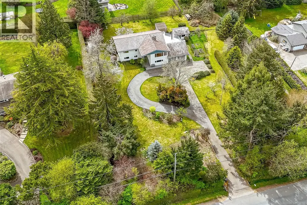 9723 Ardmore Dr, North Saanich