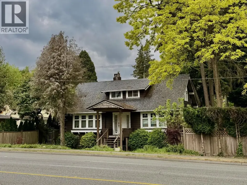 4849 Oak Street, Vancouver